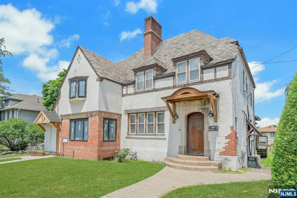 541 Page Ave, Lyndhurst, NJ 07071