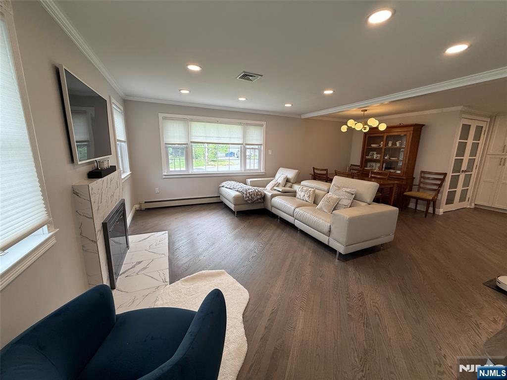 121 Newcomb - Photo 4