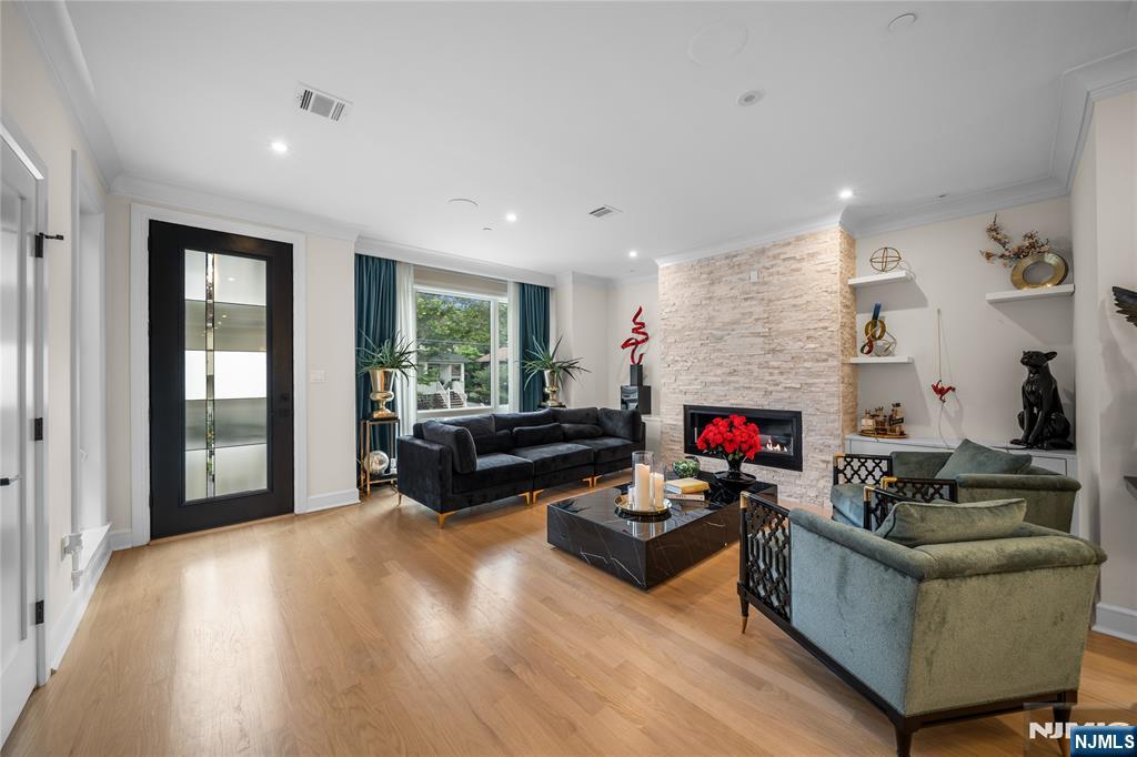 25 Knox Avenue - Photo 2