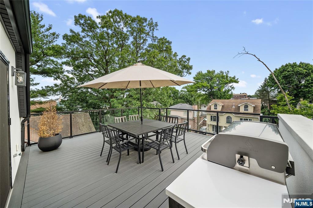 25 Knox Avenue — photo 33