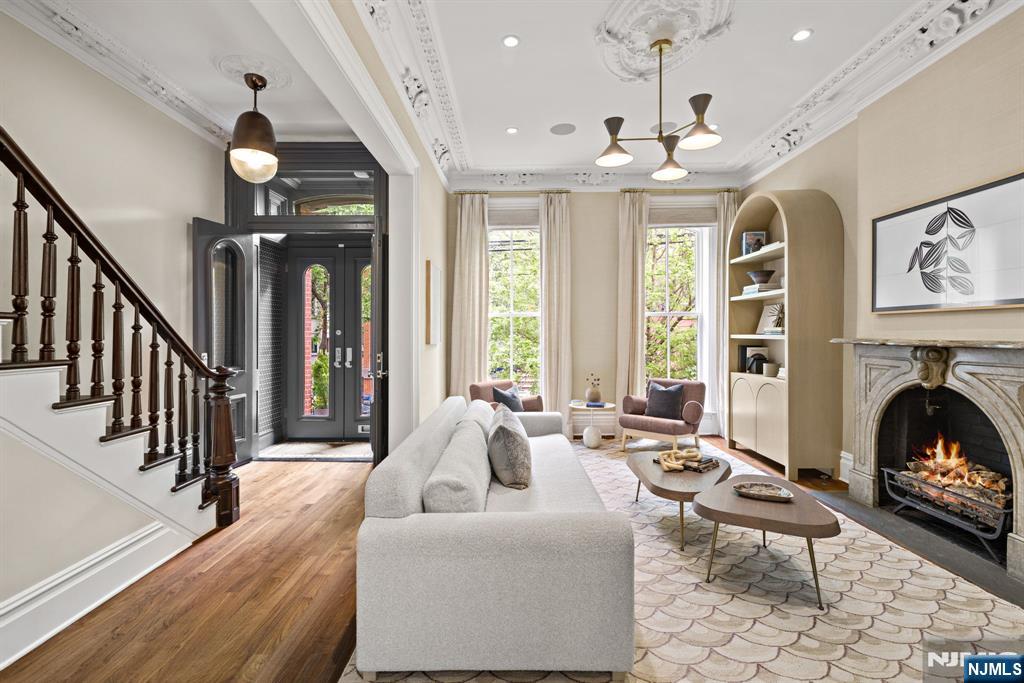157 10th Street - Photo 4