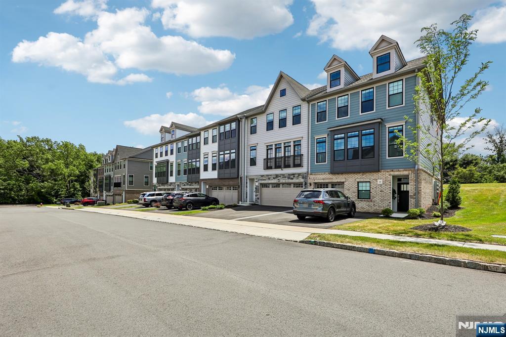 16 Goldfinch Drive - Photo 1