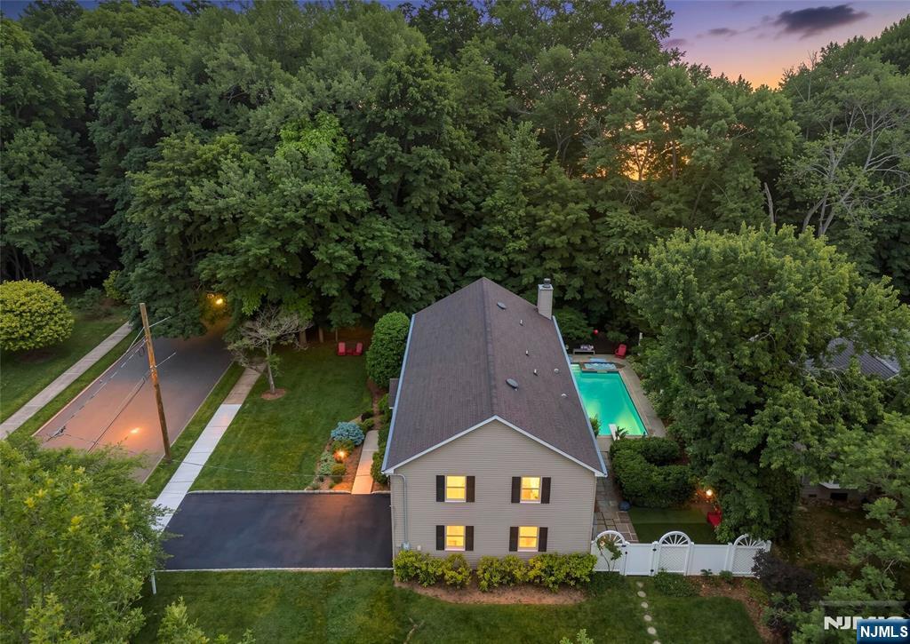720 Maxwell Place - Photo 2