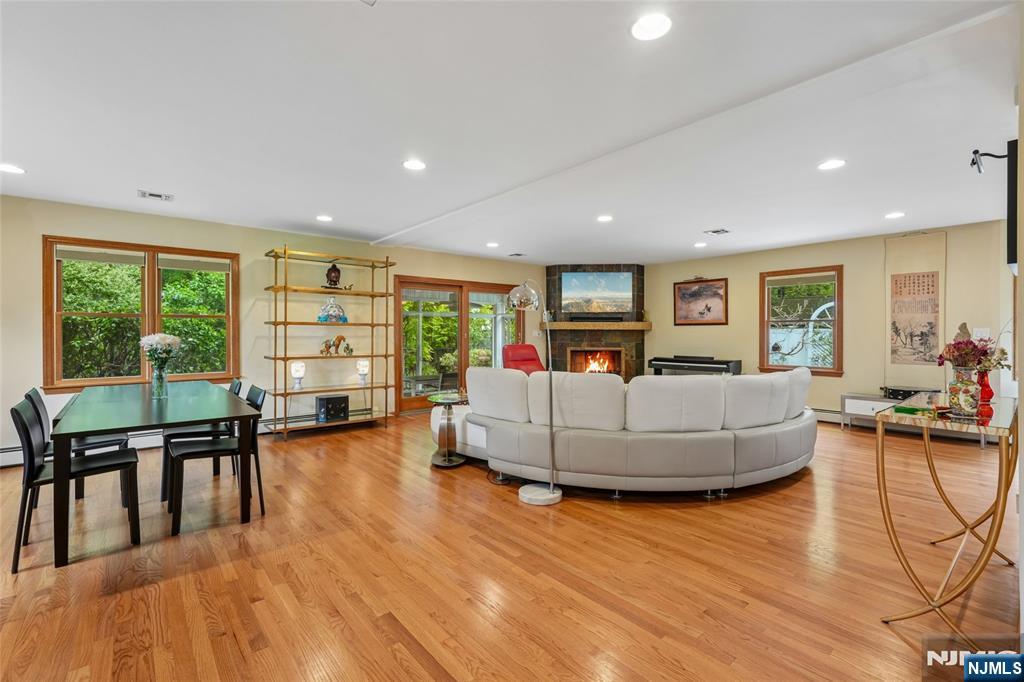 720 Maxwell Place - Photo 4