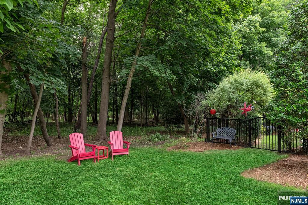 720 Maxwell Place — photo 33
