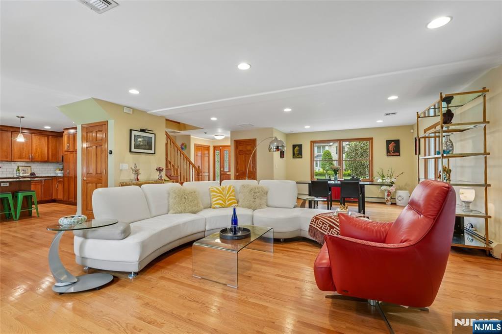 720 Maxwell Place - Photo 5