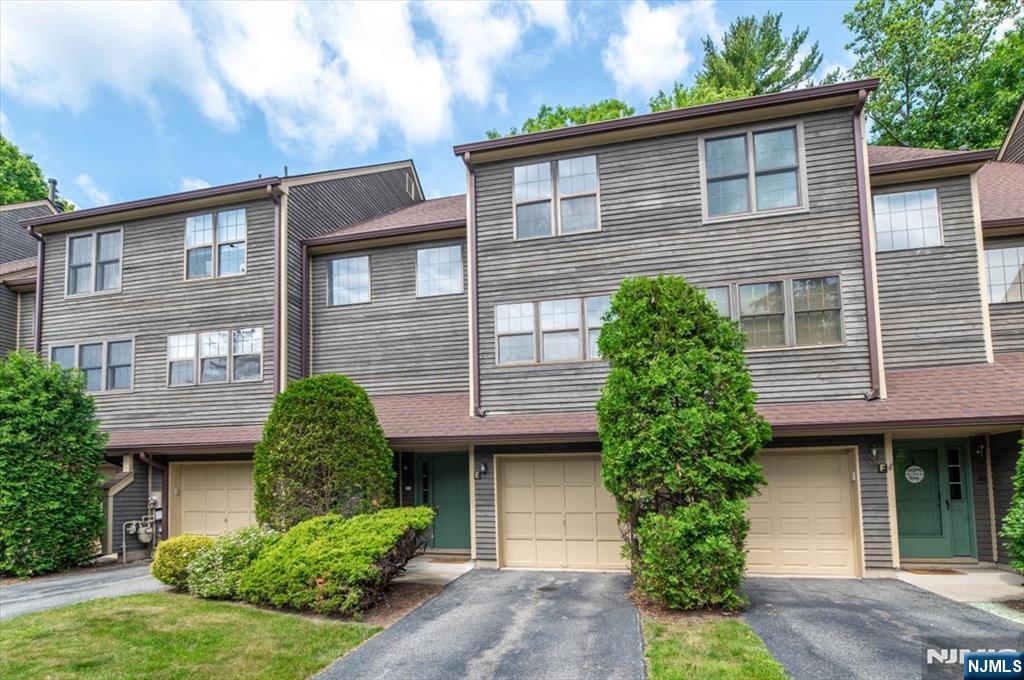 23 Foxboro Lane E - Photo 1