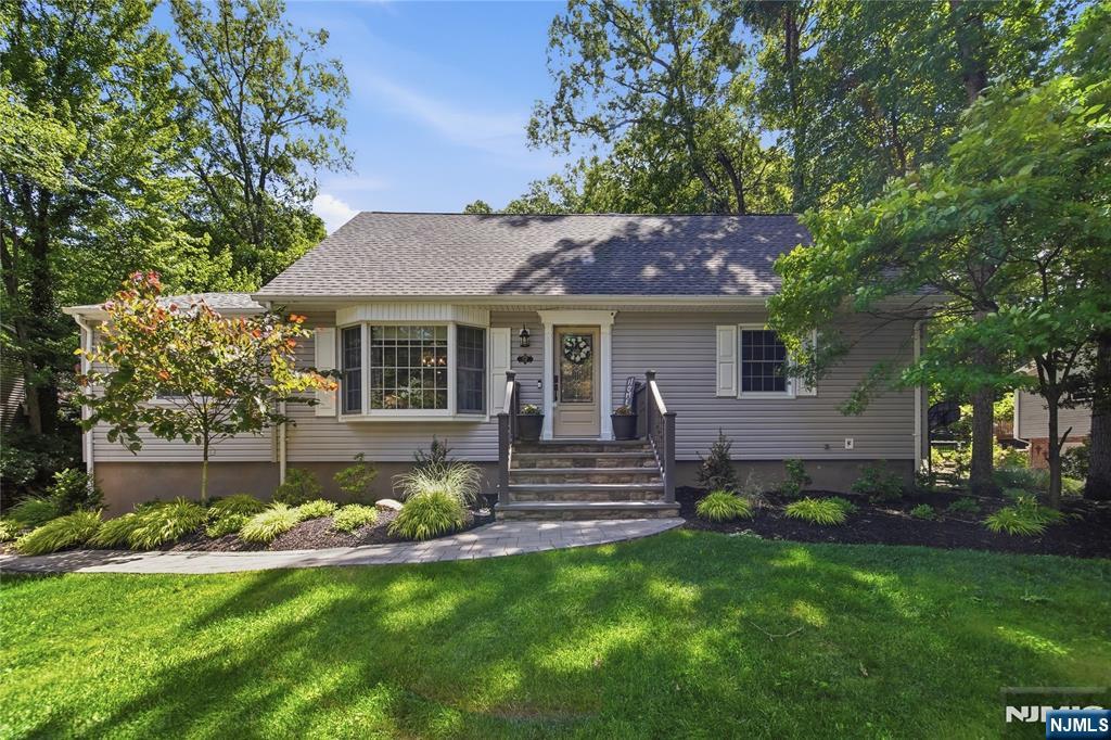 49 Skytop Drive, Mahwah NJ — listing photo
