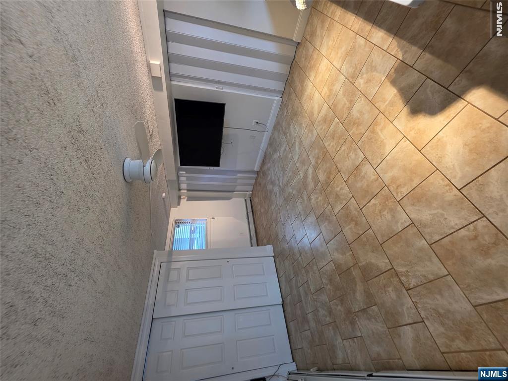 433 Thompson Street - Photo 5