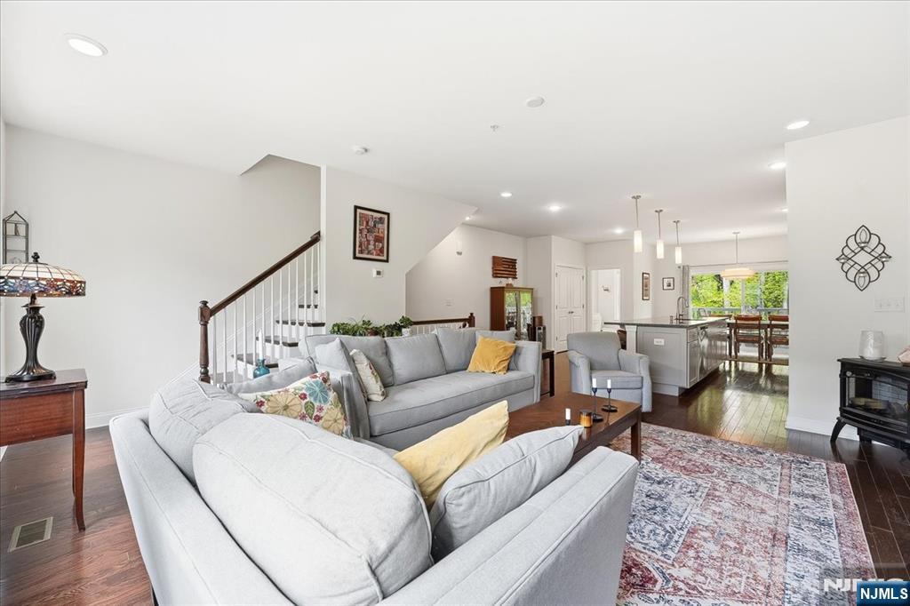 503 Abbe - Photo 1