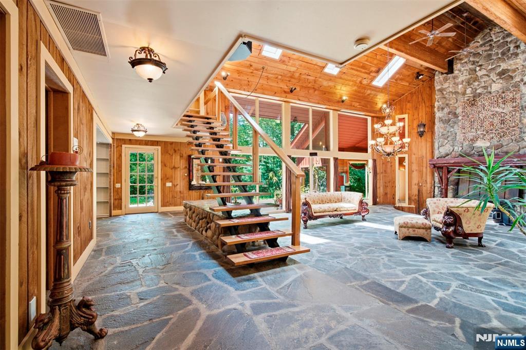 229 Clove Road - Photo 4