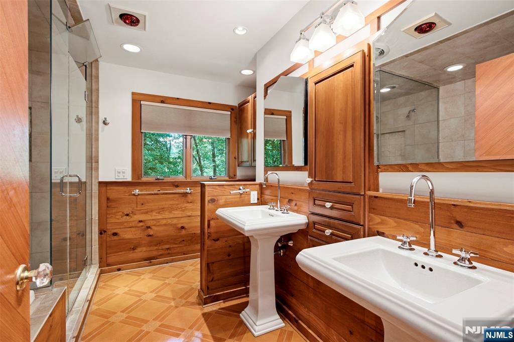 229 Clove Road — photo 33