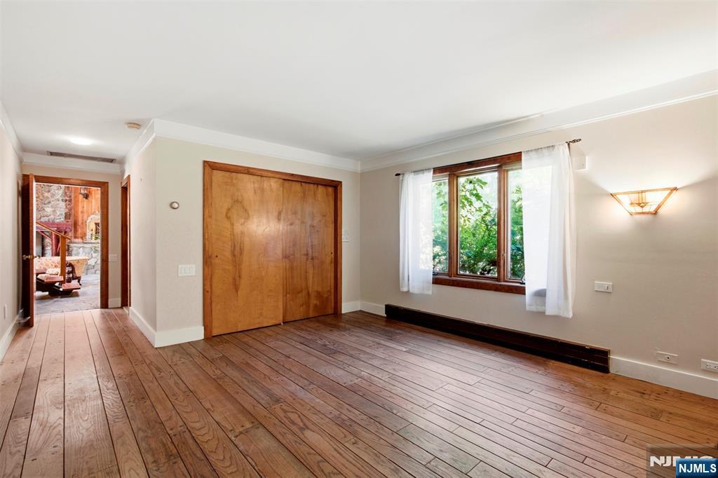 229 Clove Road — photo 37
