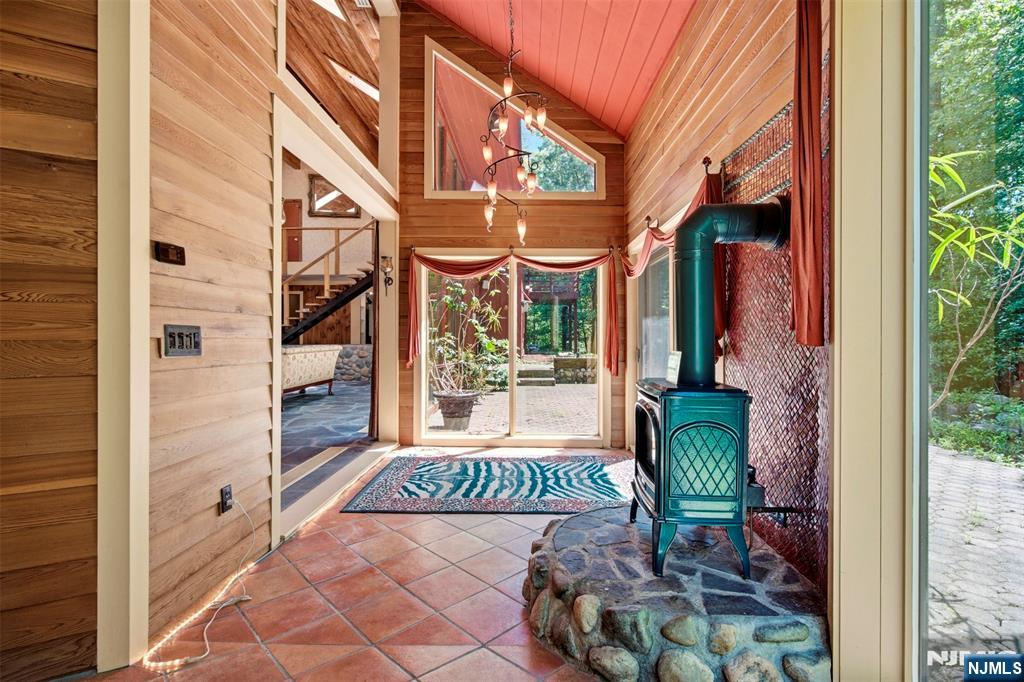 229 Clove Road — photo 10