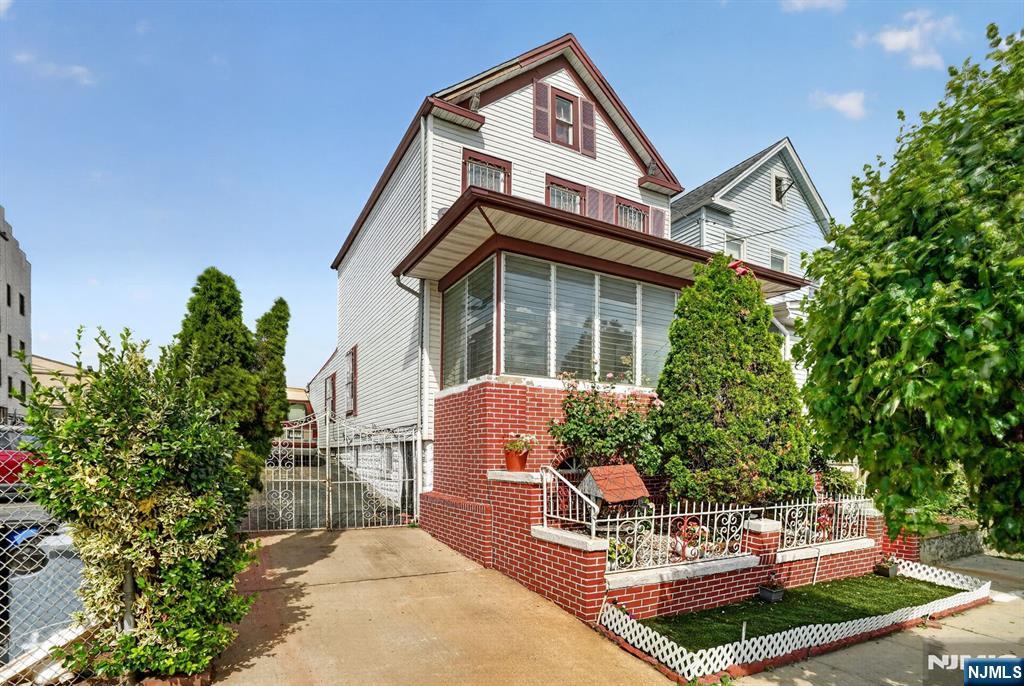 79 Jersey Street - Photo 2
