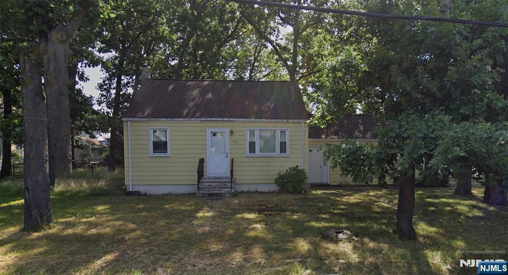 906 Englishtown Road - Photo 1