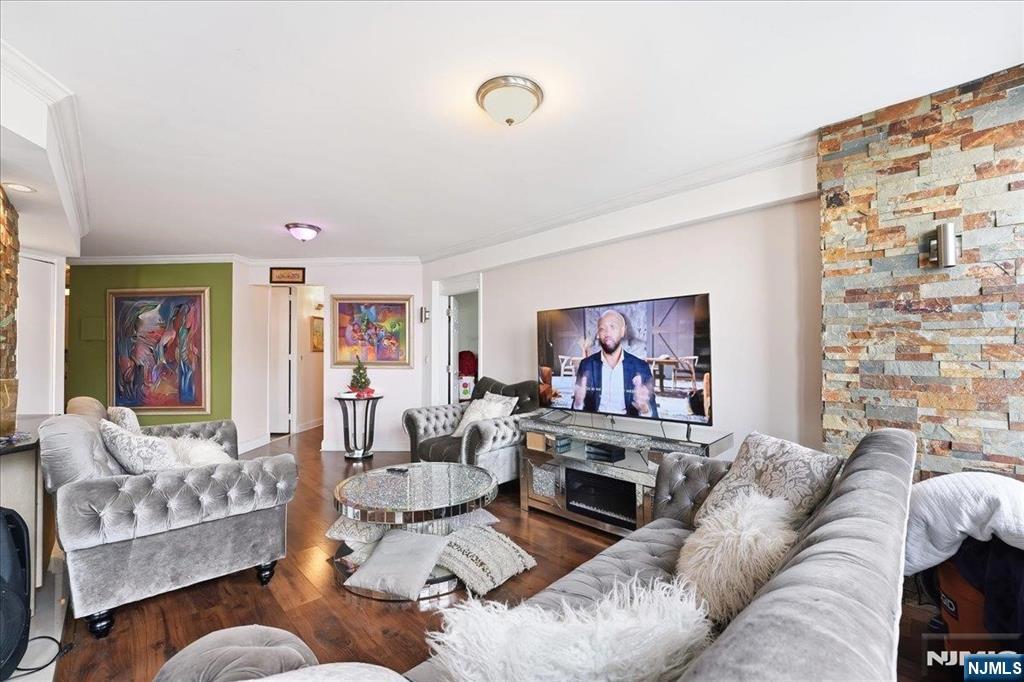 7004 Boulevard East 8C - Photo 2