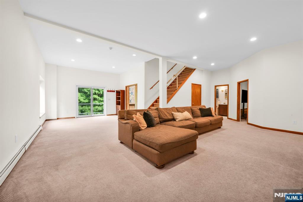 11 Hemlock Lane — photo 34