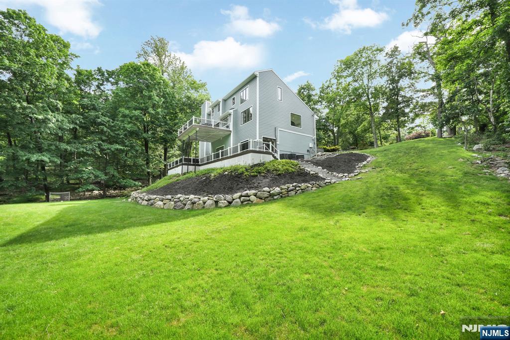 11 Hemlock Lane — photo 40