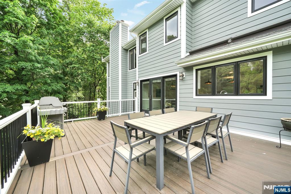 11 Hemlock Lane — photo 43