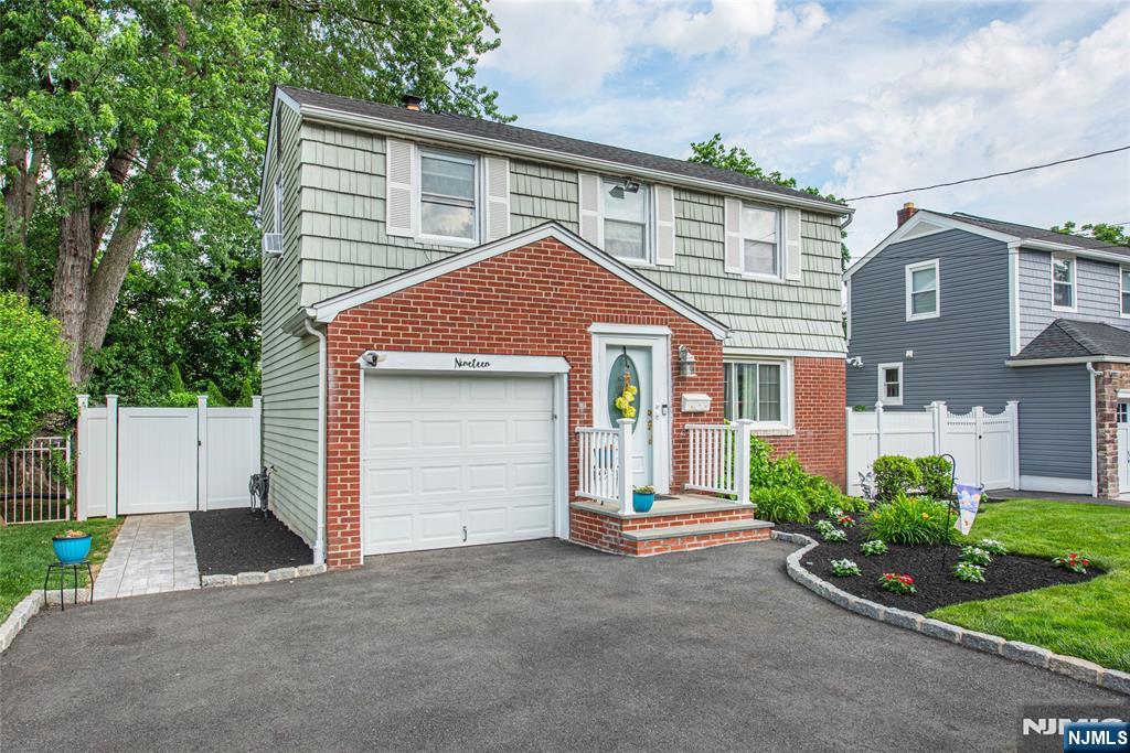 19 Brookdale Avenue - Photo 1