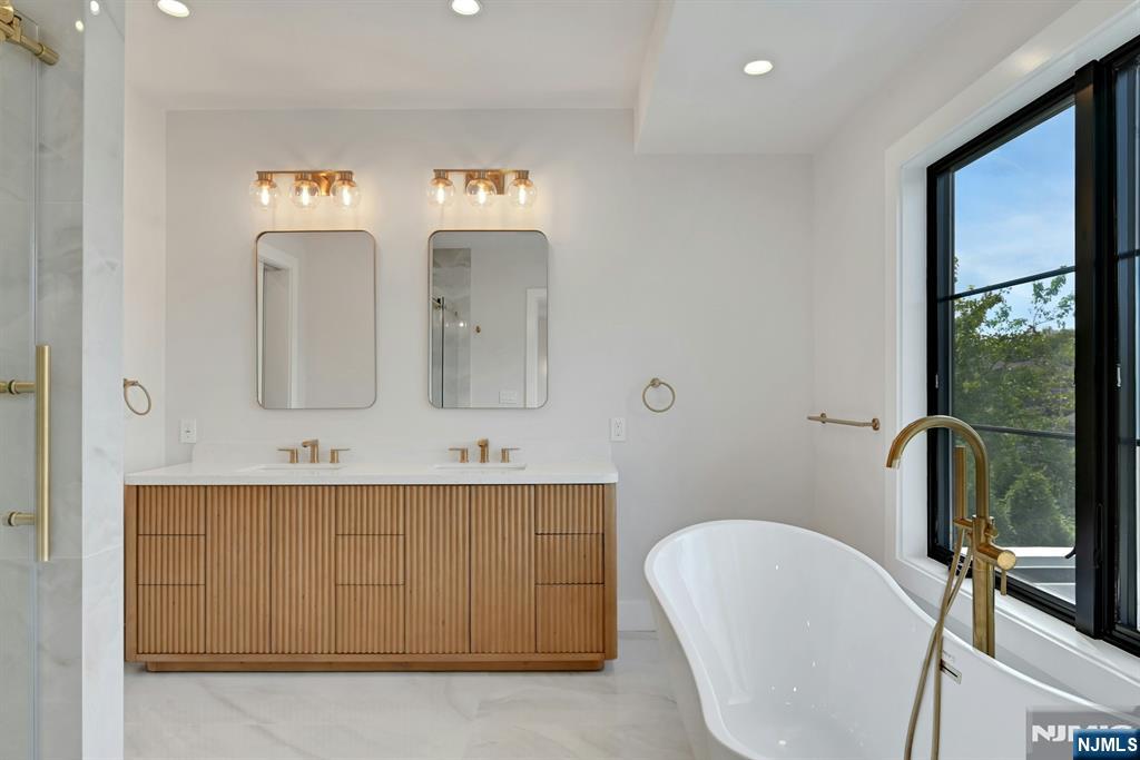 32 Highland Avenue — photo 18
