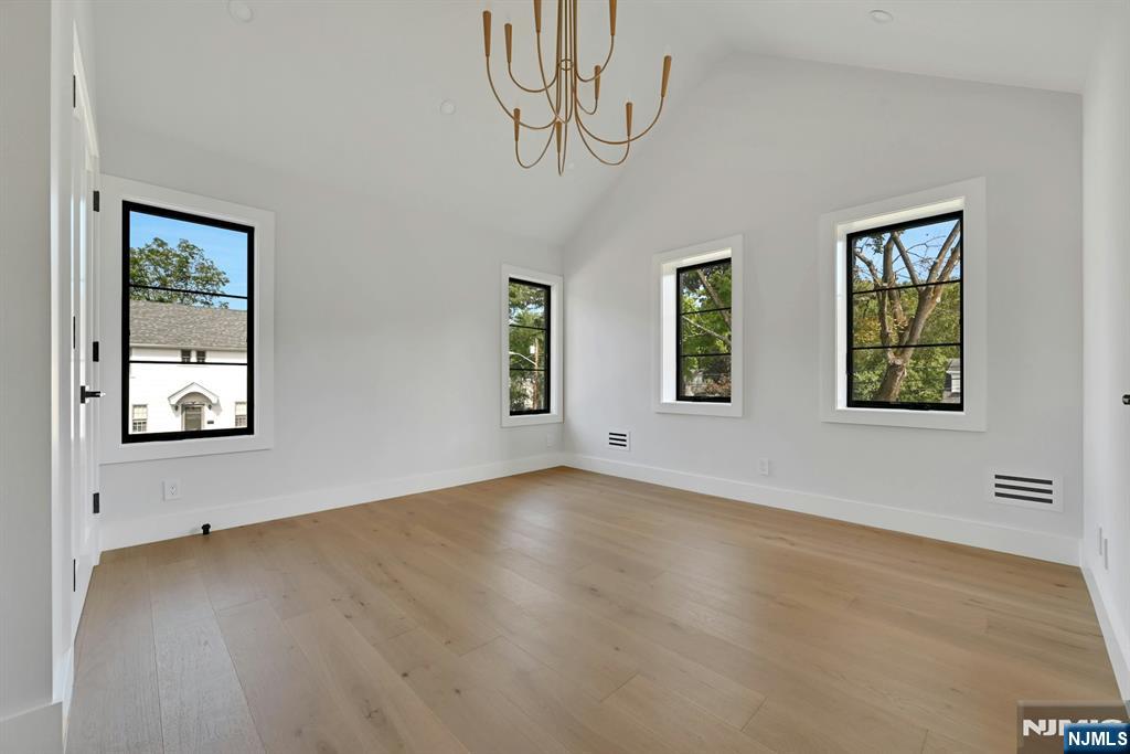 32 Highland Avenue — photo 20
