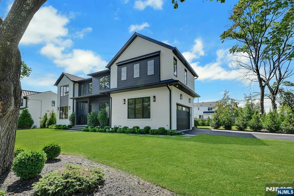32 Highland Avenue - Photo 3