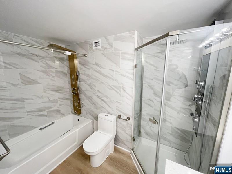 1055 River Road 1004 - Photo 4