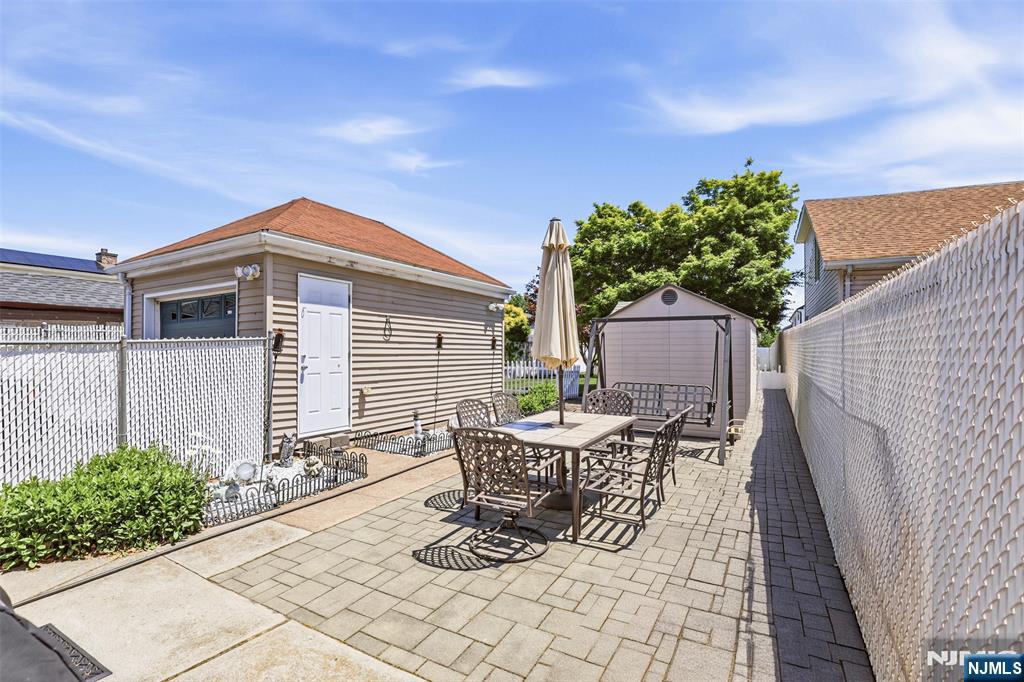 332 Riverside, Lyndhurst, NJ 07071