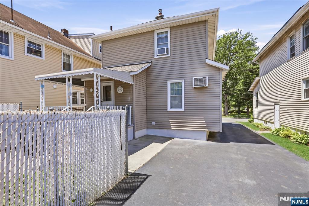 332 Riverside, Lyndhurst, NJ 07071