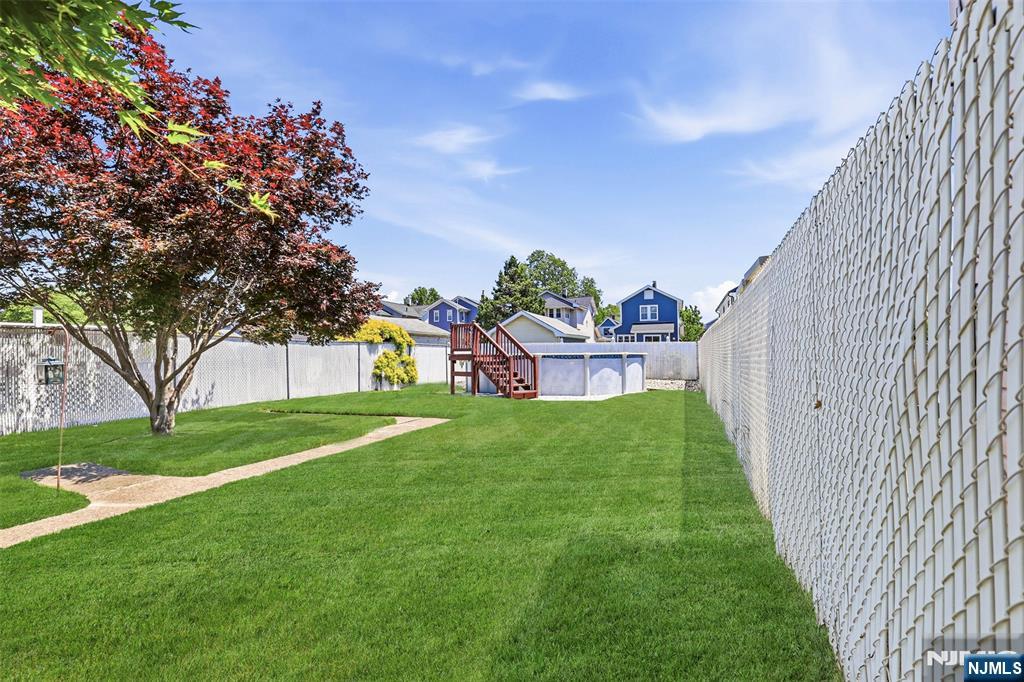332 Riverside, Lyndhurst, NJ 07071