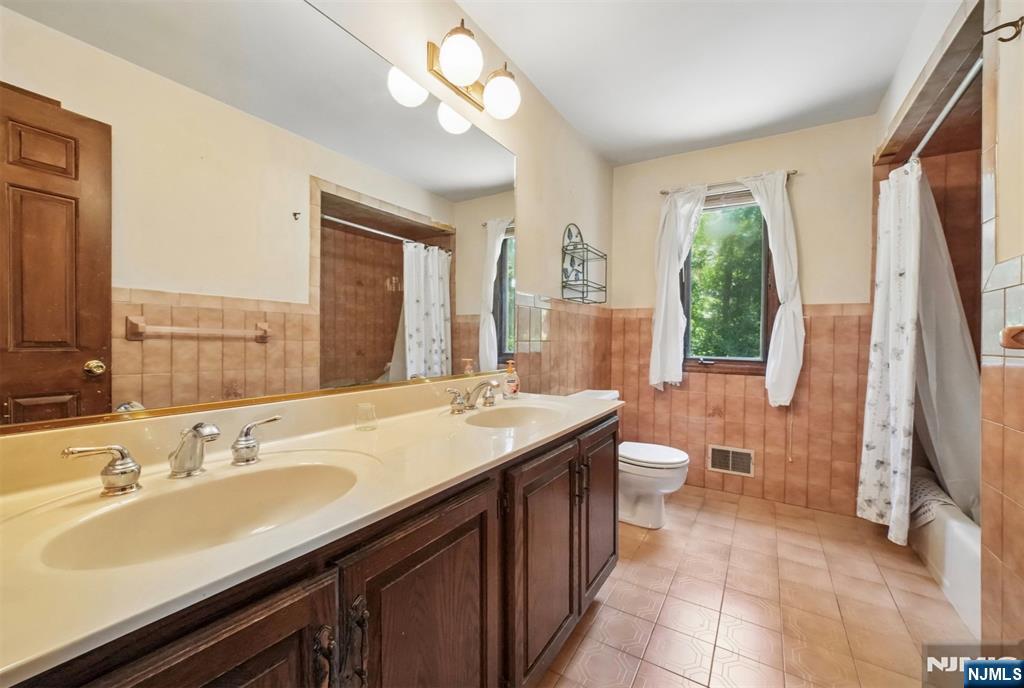 46 Copeland Road — photo 24