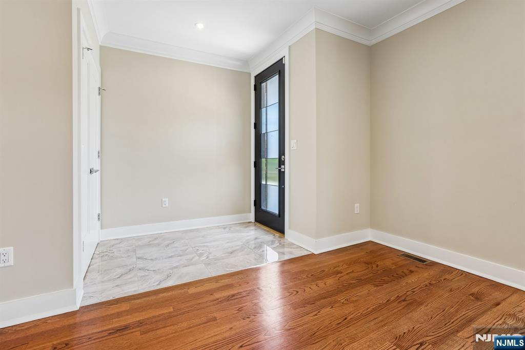 211 Warwick Avenue - Photo 3