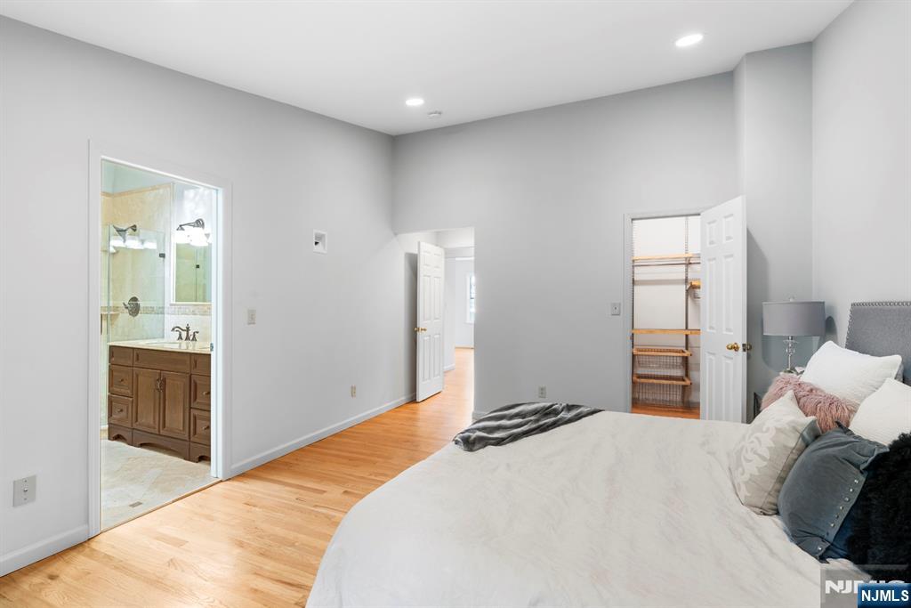 477 Undercliff Avenue — photo 16