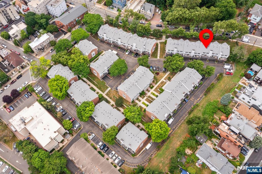 477 Undercliff Avenue — photo 34
