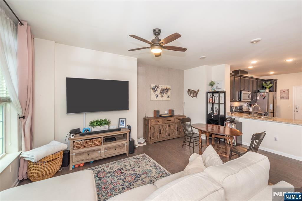 114 Wesmont Drive 4006 - Photo 4