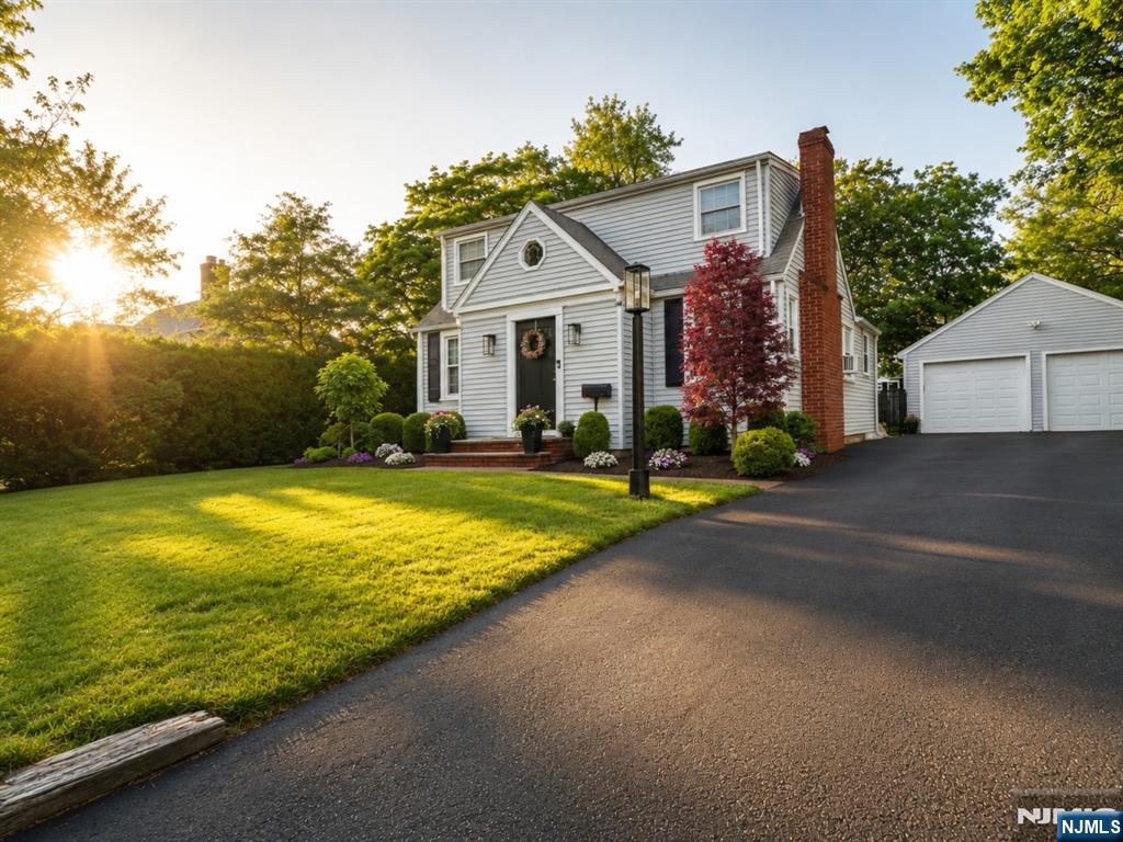 19 Long Avenue - Photo 2