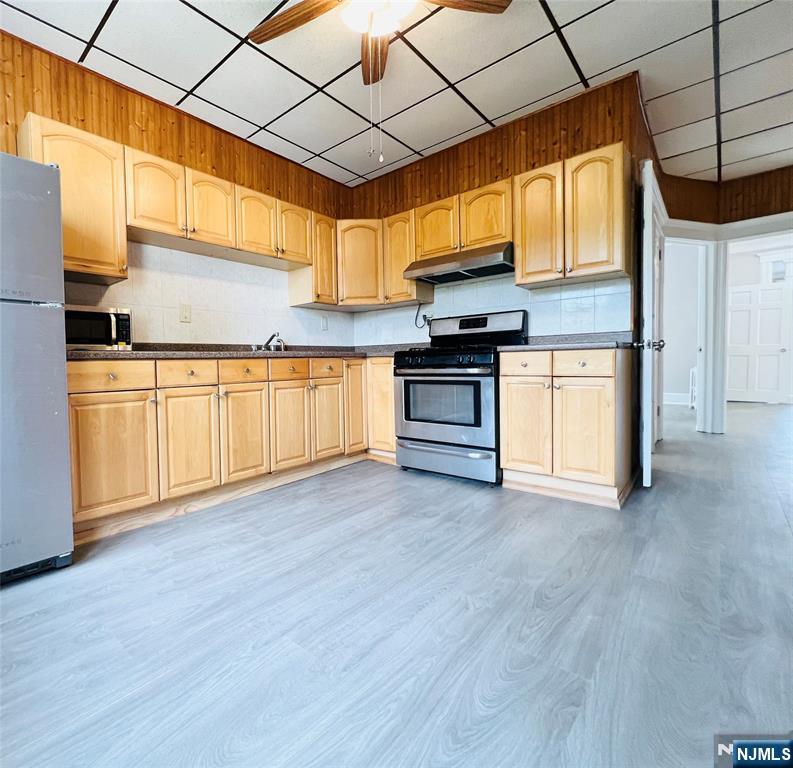 91 16th Street 2 - Photo 4