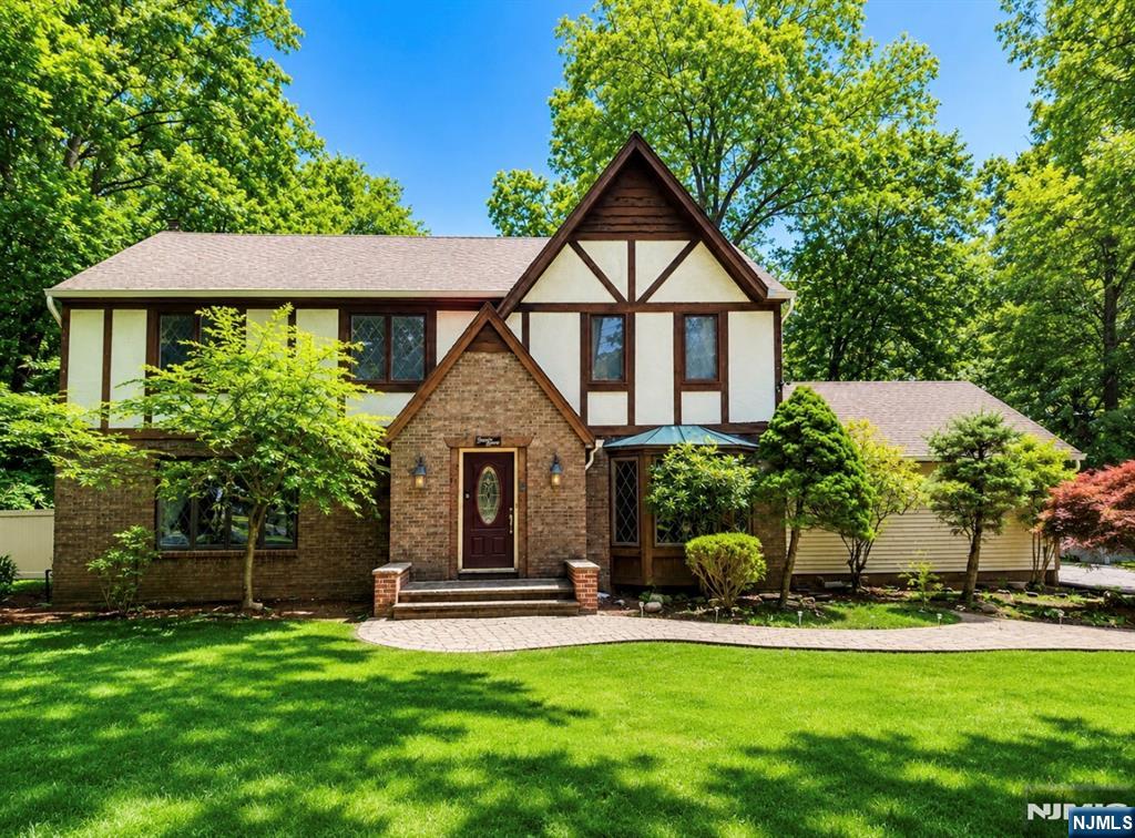 27 Chestnut - Photo 1