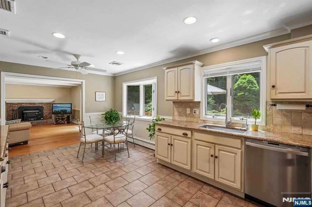 27 Chestnut Avenue — photo 17
