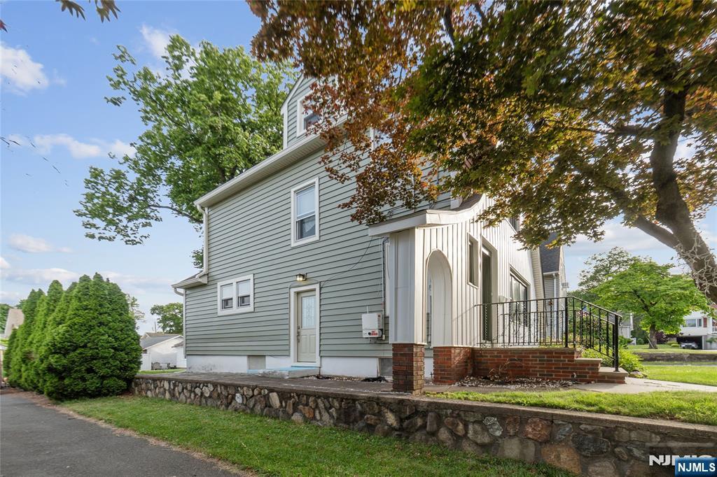 56 Summer Street - Photo 2