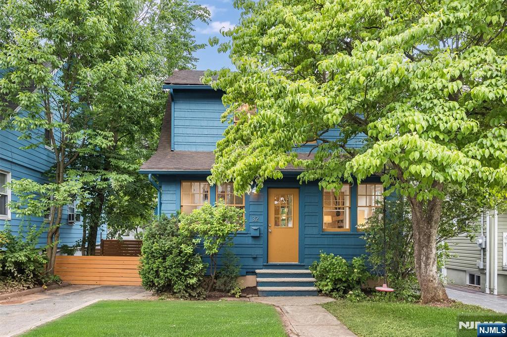 32 Virginia Avenue - Photo 1