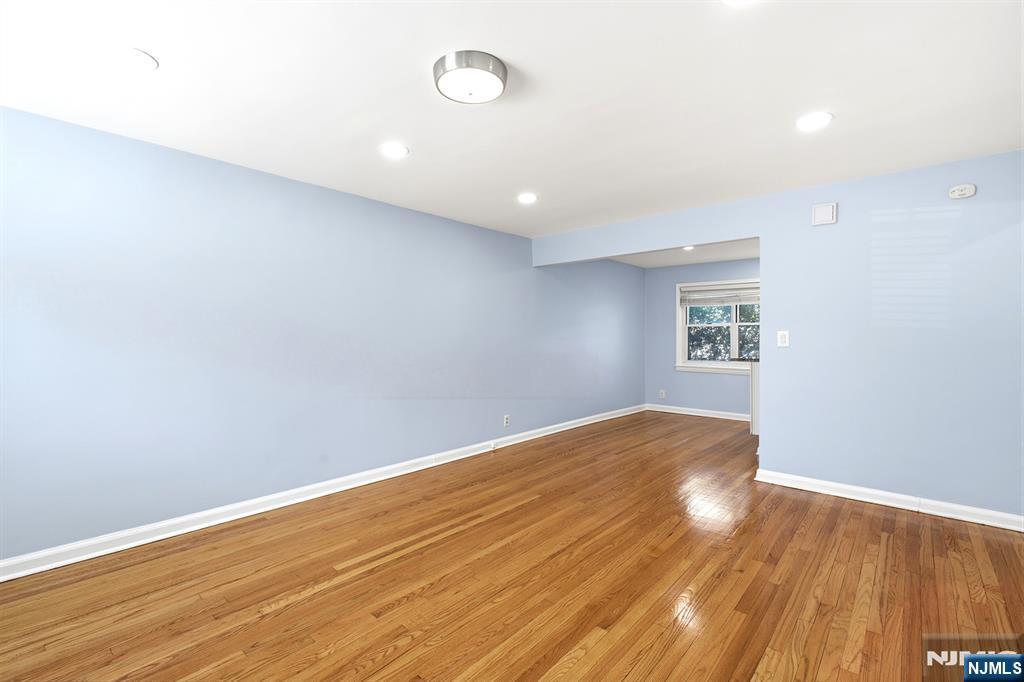 358 Esplanade 55 - Photo 5