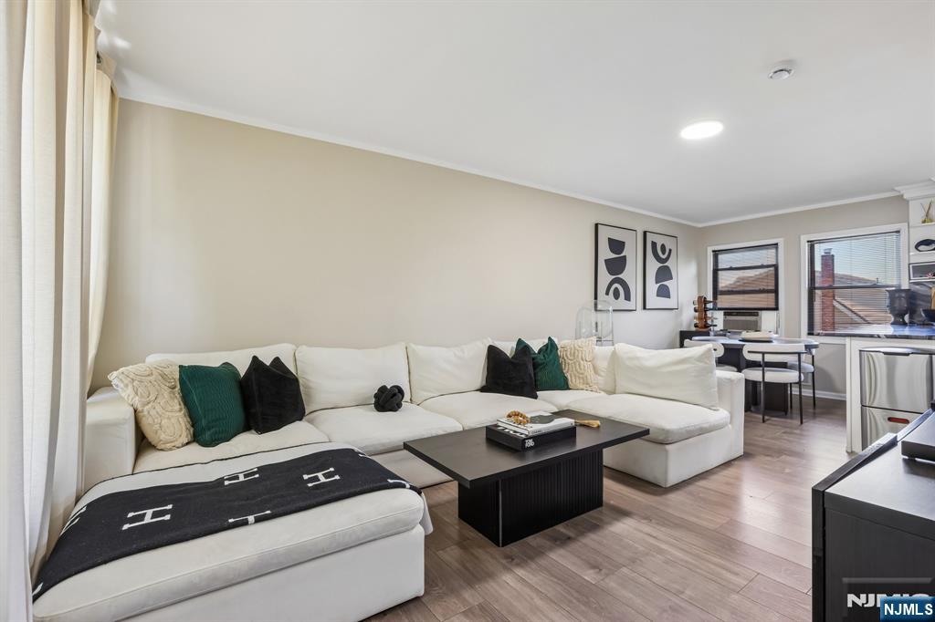 481 Macarthur Avenue 1 - Photo 4