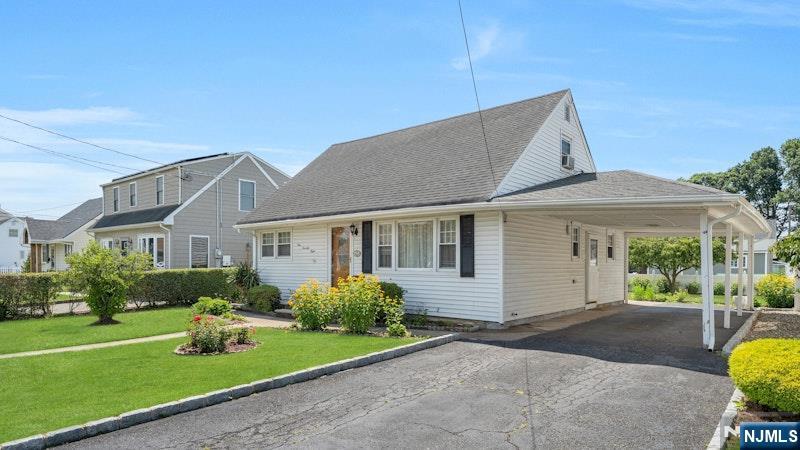 178 Cambridge Ave, Saddle Brook, NJ 07663