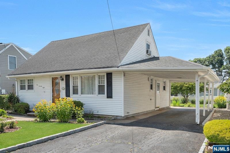 178 Cambridge Ave, Saddle Brook, NJ 07663