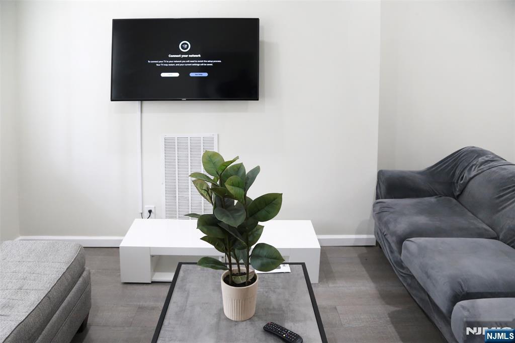 271 Washington Street - Photo 4