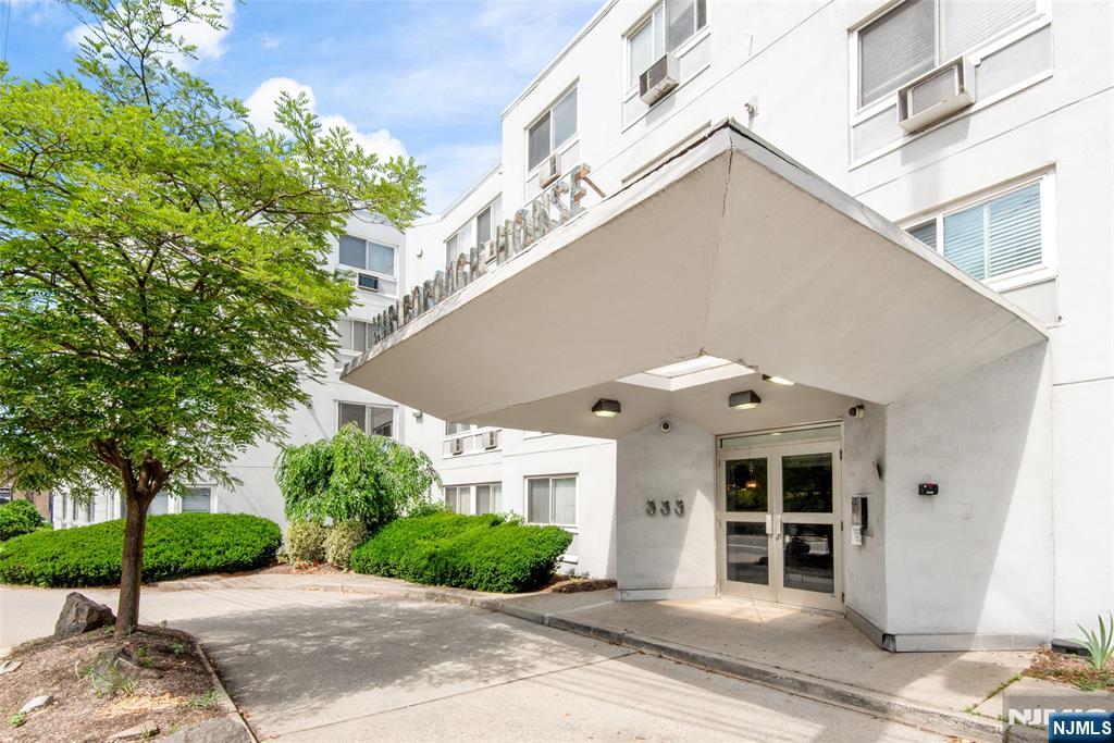333 Grand Avenue 3Q - Photo 1