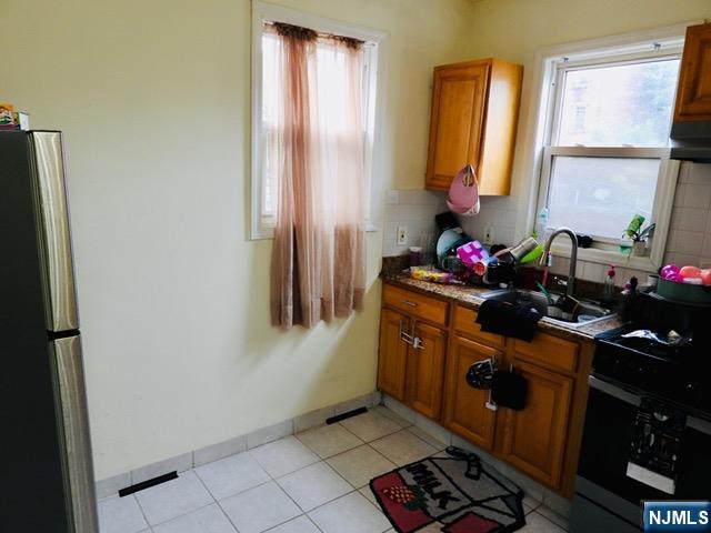 142 Passaic Street — photo 16
